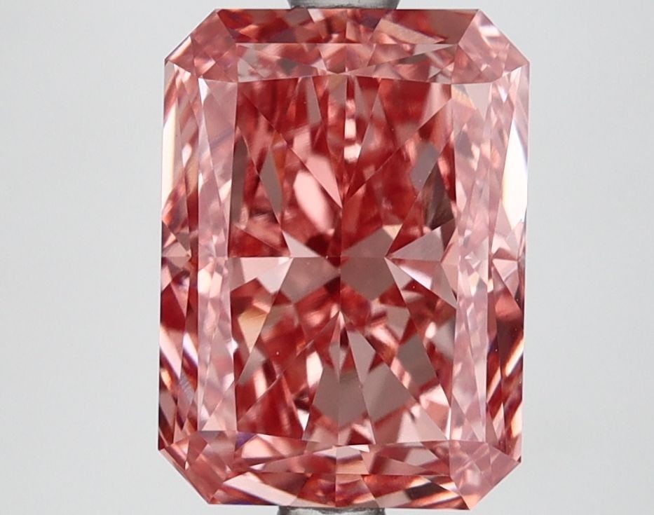 Loose Lab Diamond - IGI Radiant 3.15ct Fancy Vivid Pink VVS2: Loose Lab Diamond - IGI Radiant 3.15ct Fancy Vivid Pink VVS2 This listing features Loose Lab Diamond - IGI Radiant 3.15ct Fancy Vivid Pink VVS2. Item specifics are provided below. Item Specifics: