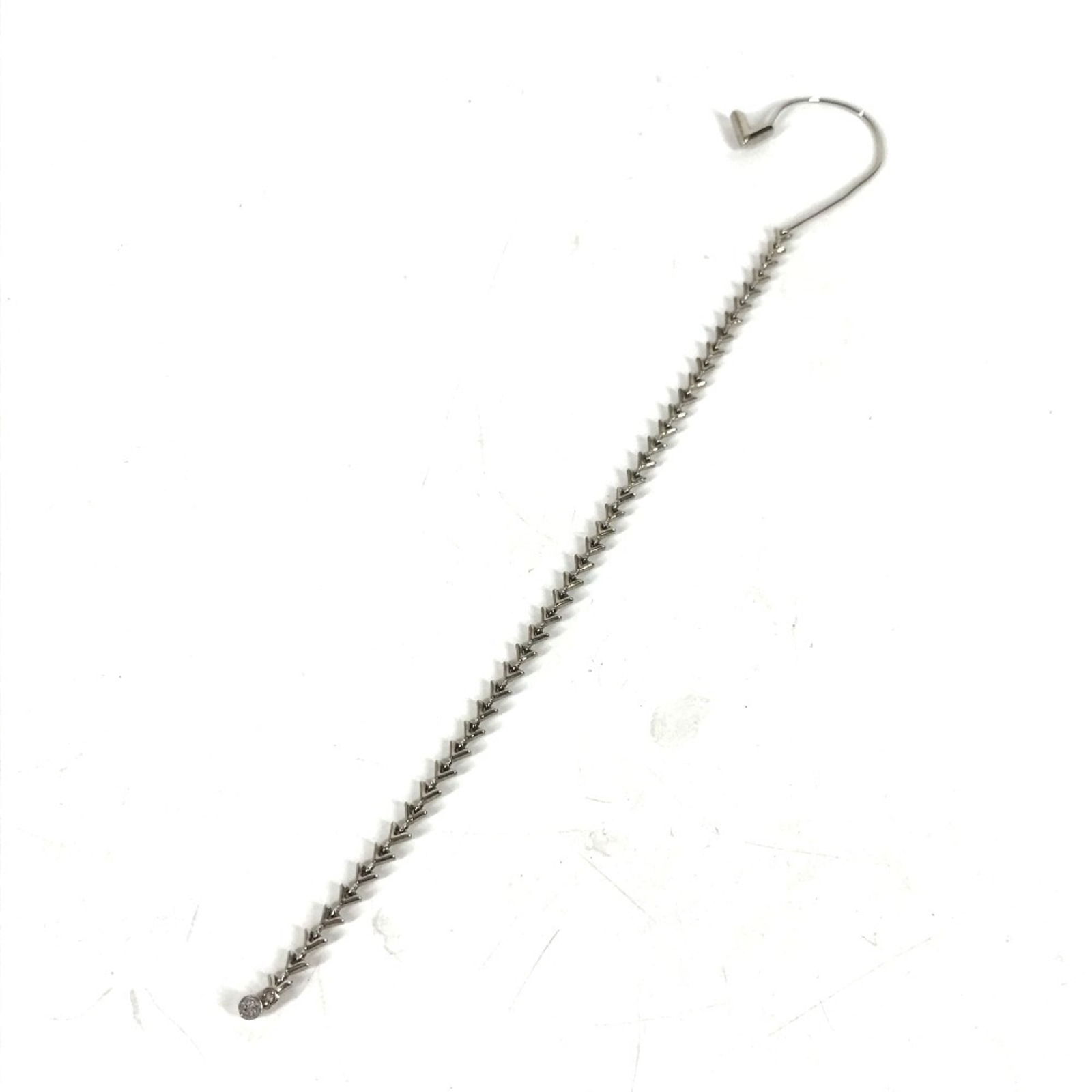 Metal Louis Vuitton Earcuff: Metal Louis Vuitton Earcuff This listing features Metal Louis Vuitton Earcuff. Item specifics are provided below. Item Specifics: Brand: Louis Vuitton Type: Earcuff Gender: Men,Women Material: Metal