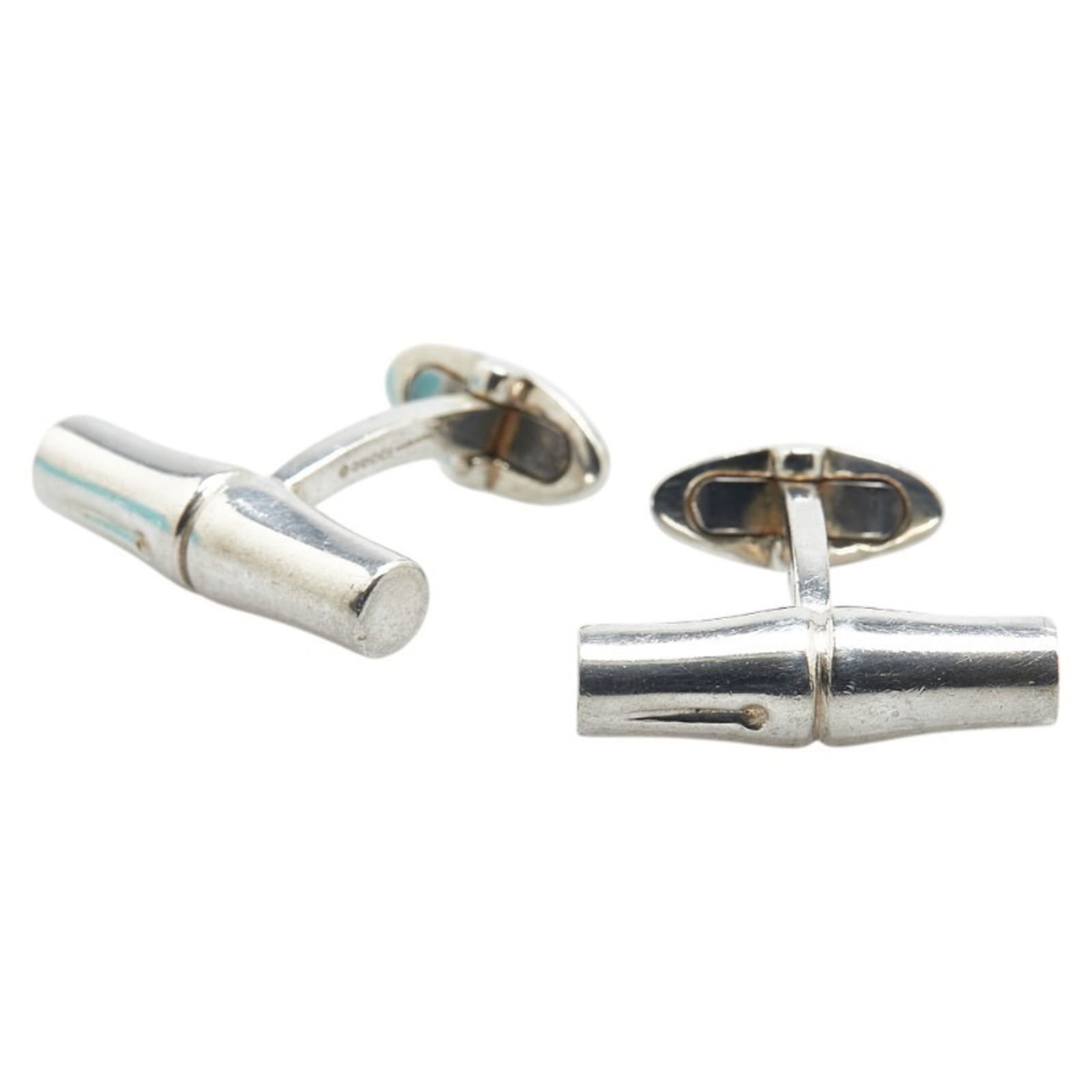 925 Gucci Cufflinks Silver: 925 Gucci Cufflinks Silver This listing features 925 Gucci Cufflinks Silver. Item specifics are provided below. Item Specifics: Brand: Gucci Type: Cufflinks Gender: Men Material: Silver 925 Color: