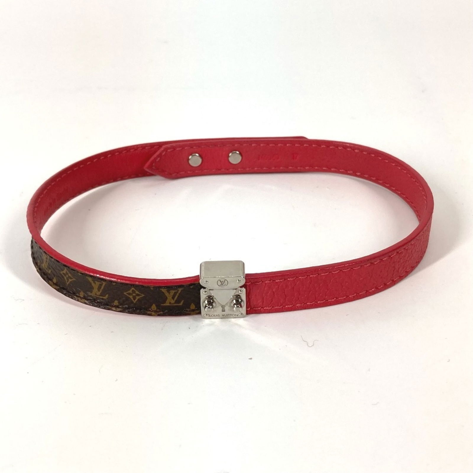 Monogram - Louis Vuitton Charm Bracelet Canvas: Monogram - Louis Vuitton Charm Bracelet Canvas This listing features Monogram - Louis Vuitton Charm Bracelet Canvas. Item specifics are provided below. Item Specifics: Brand: Louis Vuitton Type: