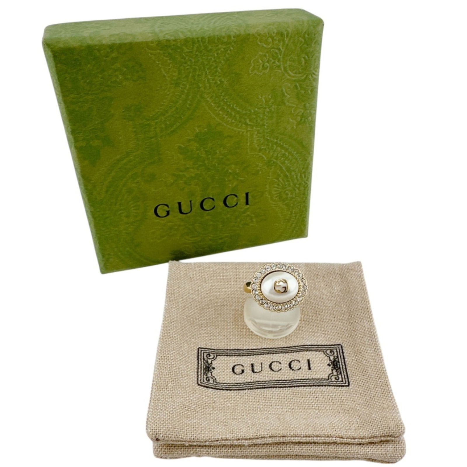 Metal Gucci Band Ring: Metal Gucci Band Ring This listing features Metal Gucci Band Ring. Item specifics are provided below. Item Specifics: Brand: Gucci Type: Band Ring Gender: Women Color: Gold Material: Metal Us Size: 6.