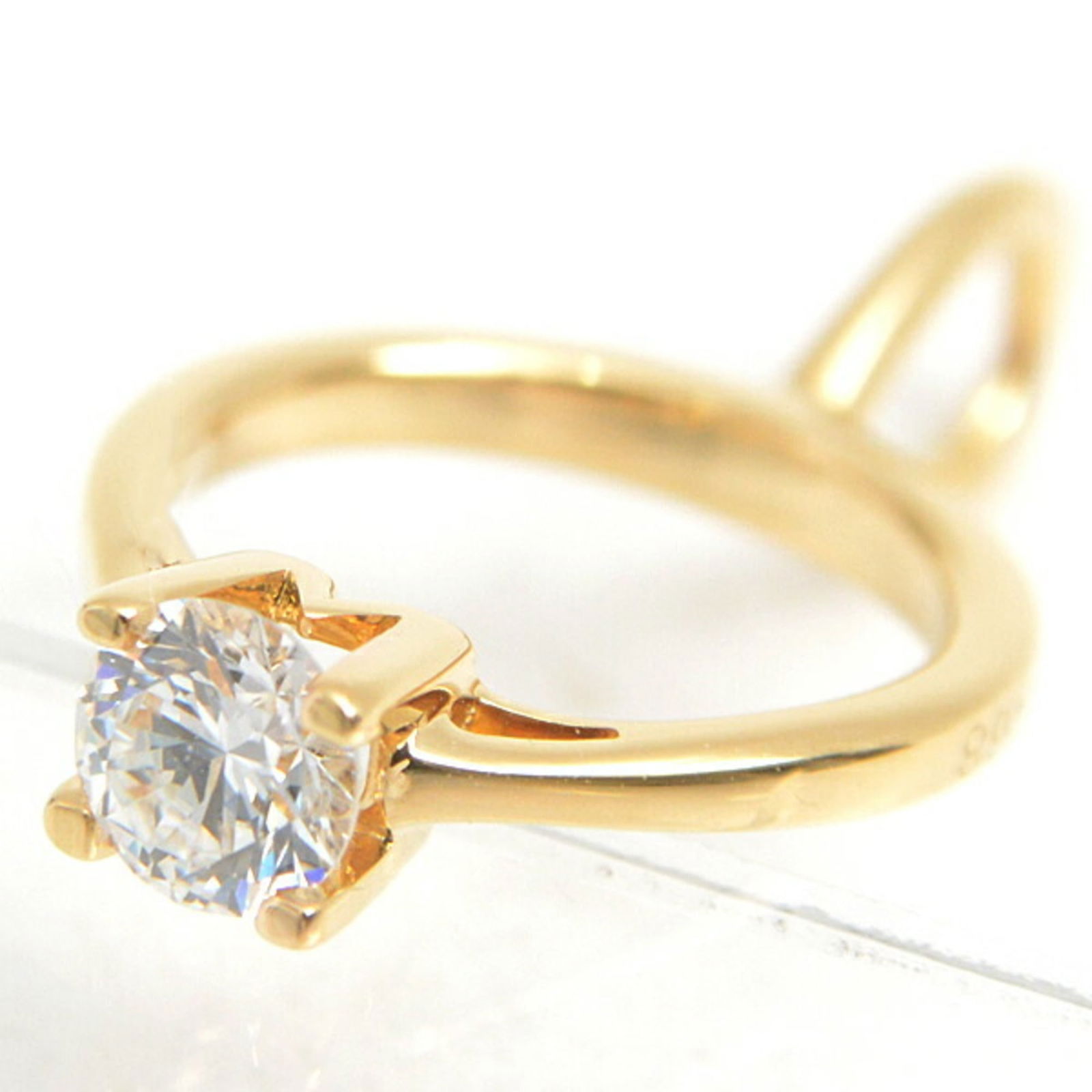 (18K) Harry Winston Necklace Charm Yellow Gold: (18K) Harry Winston Necklace Charm Yellow Gold This listing features (18K) Harry Winston Necklace Charm Yellow Gold. Item specifics are provided below. Item Specifics: Brand: Harry Winston Type: Neckl