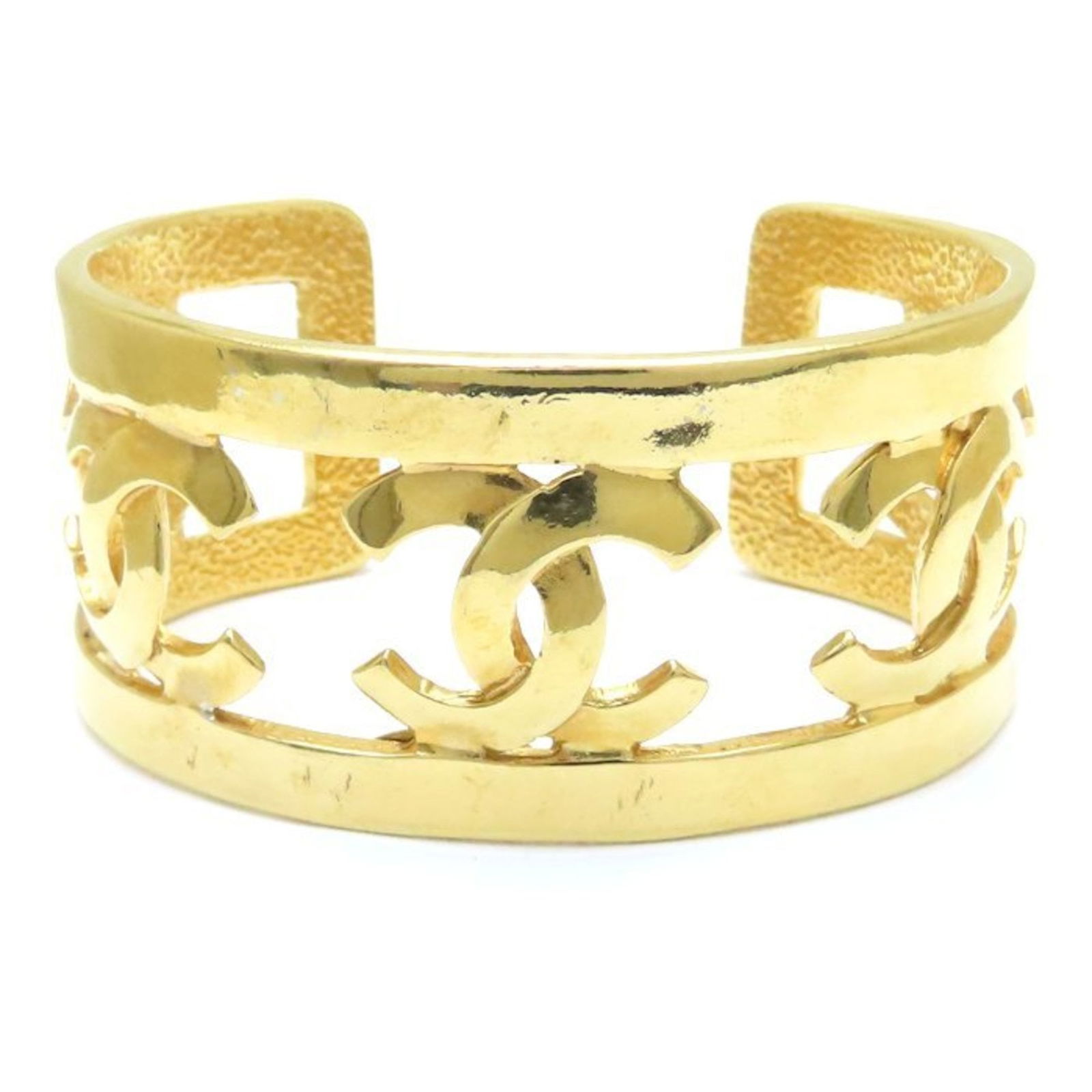 Plating Chanel Bangle Gold: Plating Chanel Bangle Gold This listing features Plating Chanel Bangle Gold. Item specifics are provided below. Item Specifics: Brand: Chanel Type: Bangle Gender: Women Material: Gold Plating Color: G