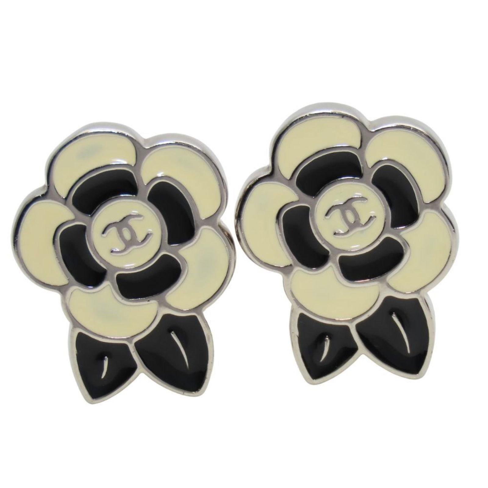Metal Chanel Clip Earrings: Metal Chanel Clip Earrings This listing features Metal Chanel Clip Earrings. Item specifics are provided below. Item Specifics: Brand: Chanel Type: Clip Earrings Gender: Women Material: Metal Color: