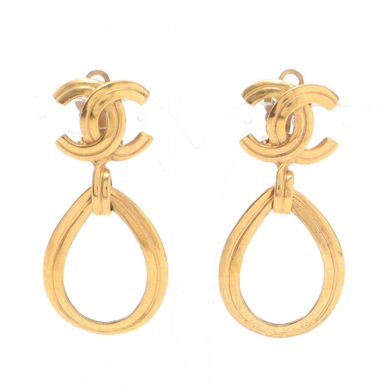 Plating Chanel Clip Earrings Gold: Plating Chanel Clip Earrings Gold This listing features Plating Chanel Clip Earrings Gold. Item specifics are provided below. Item Specifics: Brand: Chanel Type: Clip Earrings Gender: Women Material: