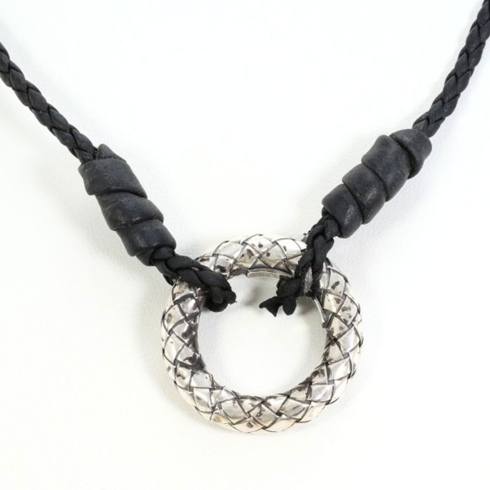 56cm Bottega Veneta Intrecciato Circle Silver Leather Necklace Total weight approx. 16.6g: 56cm Bottega Veneta Intrecciato Circle Silver Leather Necklace Total weight approx. 16.6g This listing features 56cm Bottega Veneta Intrecciato Circle Silver Leather Necklace Total weight approx.