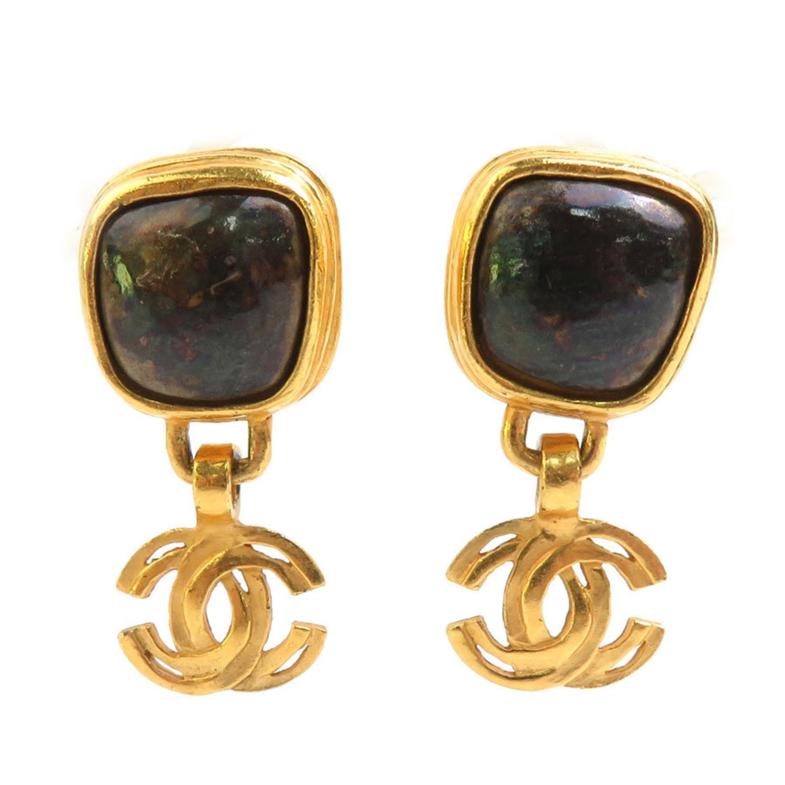 Metal Chanel Clip Earrings: Metal Chanel Clip Earrings This listing features Metal Chanel Clip Earrings. Item specifics are provided below. Item Specifics: Brand: Chanel Type: Clip Earrings Gender: Women Material: Metal Color: