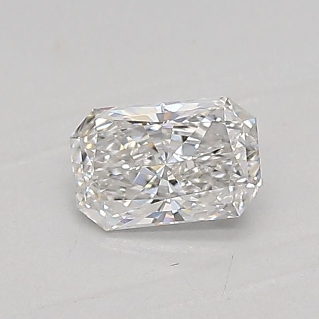 Loose Lab Diamond - IGI Radiant 0.36ct E VVS1: Loose Lab Diamond - IGI Radiant 0.36ct E VVS1 This listing features Loose Lab Diamond - IGI Radiant 0.36ct E VVS1. Item specifics are provided below. Item Specifics: Source: This Is A Real Diamond