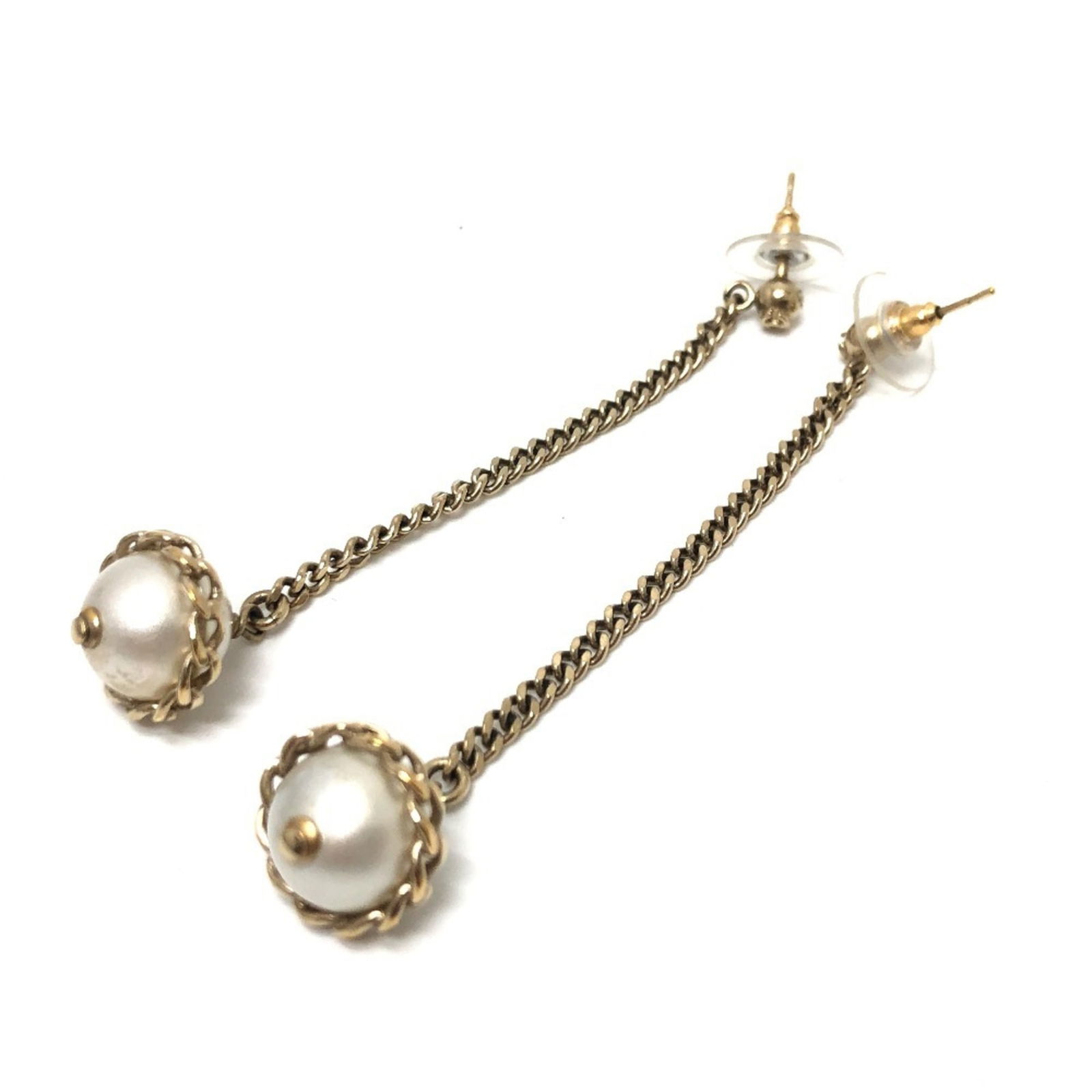 Metal Chanel Drop Earrings: Metal Chanel Drop Earrings This listing features Metal Chanel Drop Earrings. Item specifics are provided below. Item Specifics: Brand: Chanel Type: Drop Earrings Gender: Women Material: Metal Color:
