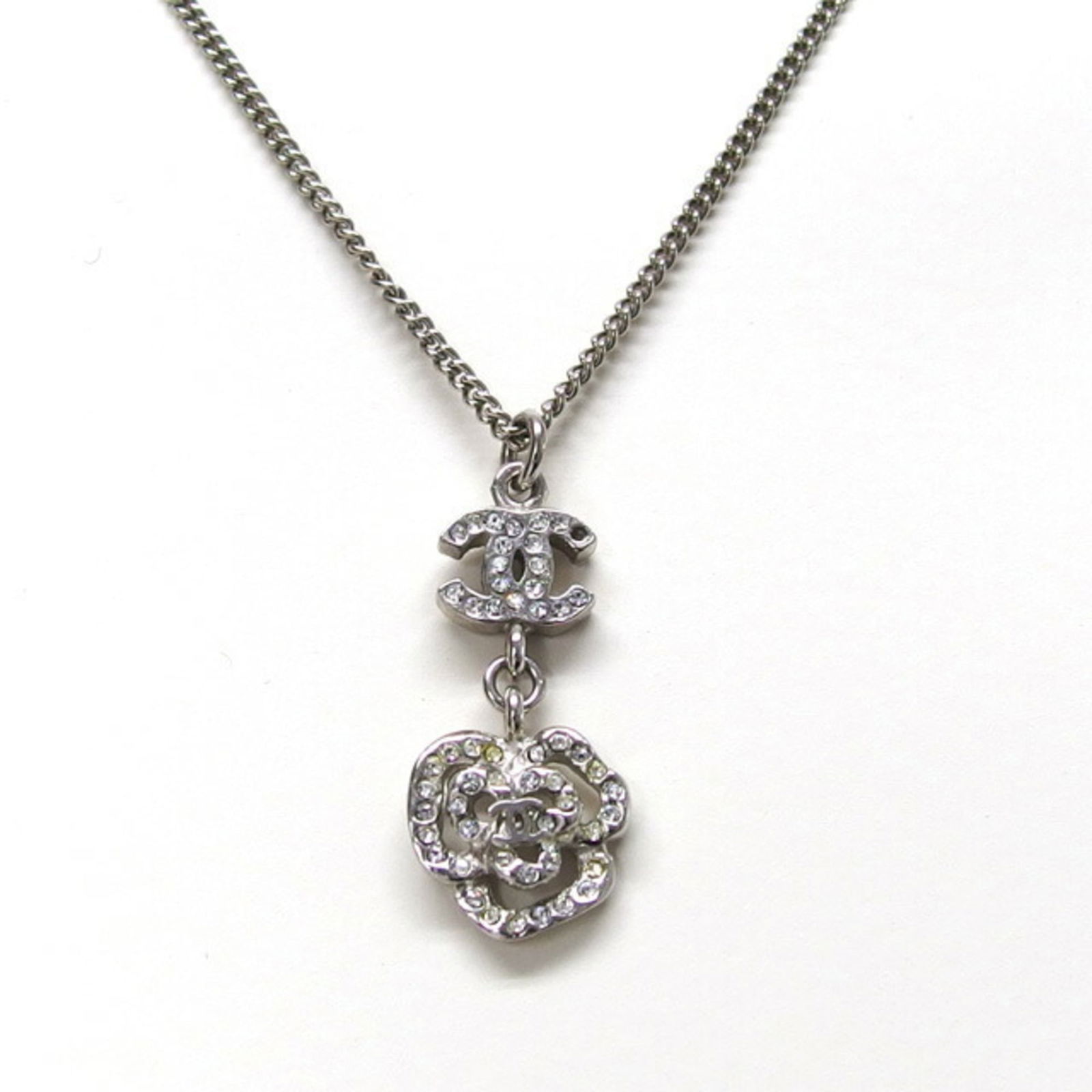 Camellia Chanel Necklace 07P Swing Coco Mark: Camellia Chanel Necklace 07P Swing Coco Mark This listing features Camellia Chanel Necklace 07P Swing Coco Mark. Item specifics are provided below. Item Specifics: Brand: Chanel Necklace Type: