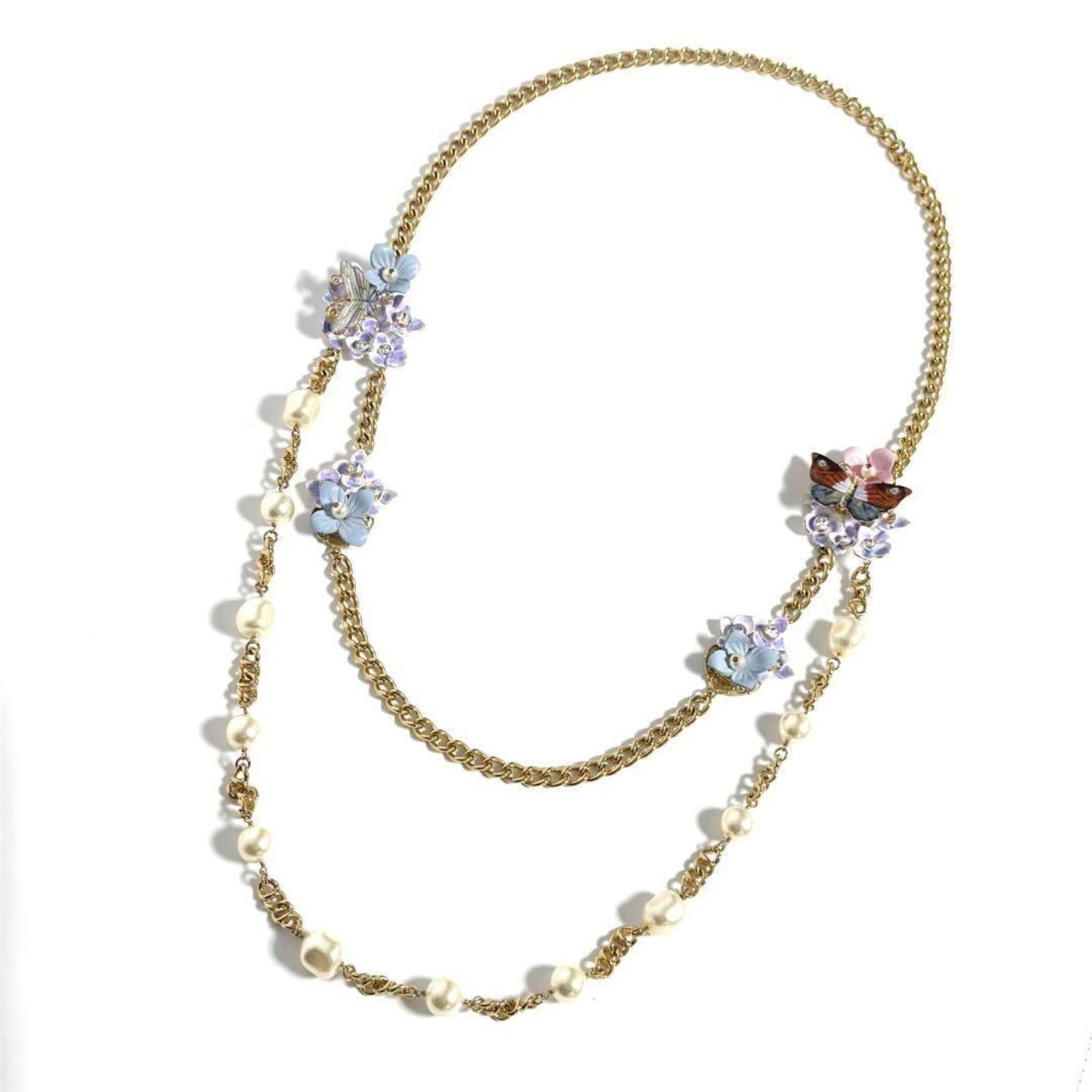 Butterfly Dolce & Gabbana Long Pendant Necklace: Butterfly Dolce & Gabbana Long Pendant Necklace This listing features Butterfly Dolce & Gabbana Long Pendant Necklace. Item specifics are provided below. Item Specifics: Brand: Dolce & Gabbana Necklac