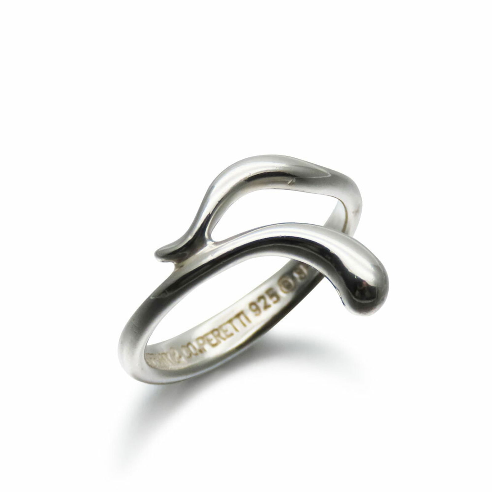 925 Tiffany Band Ring Silver: 925 Tiffany Band Ring Silver This listing features 925 Tiffany Band Ring Silver. Item specifics are provided below. Item Specifics: Brand: Tiffany Type: Band Ring Gender: Women Material: Silver 925