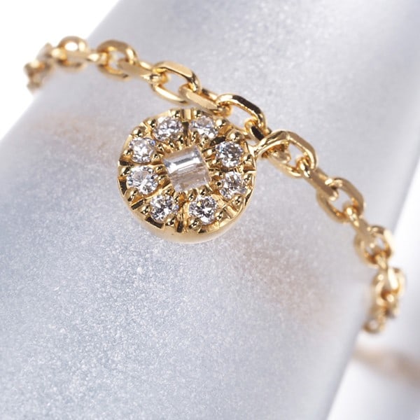 Yg Bellesiora Ring Diamond Baguette-Cut Chain One Size Fits All 18K: Yg Bellesiora Ring Diamond Baguette-Cut Chain One Size Fits All 18K This listing features Yg Bellesiora Ring Diamond Baguette-Cut Chain One Size Fits All 18K. Item specifics are provided below. Item