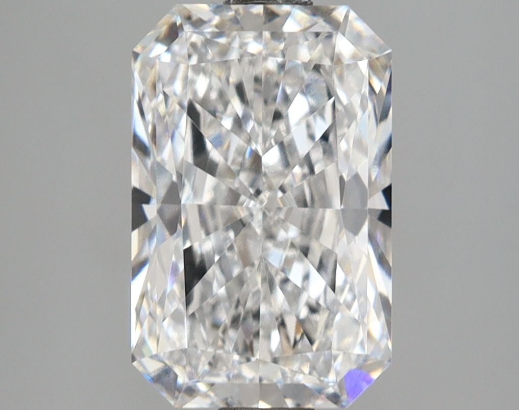 Loose Lab Diamond - IGI Radiant 3.07ct D VVS1: Loose Lab Diamond - IGI Radiant 3.07ct D VVS1 This listing features Loose Lab Diamond - IGI Radiant 3.07ct D VVS1. Item specifics are provided below. Item Specifics: Source: This Is A Real Diamond