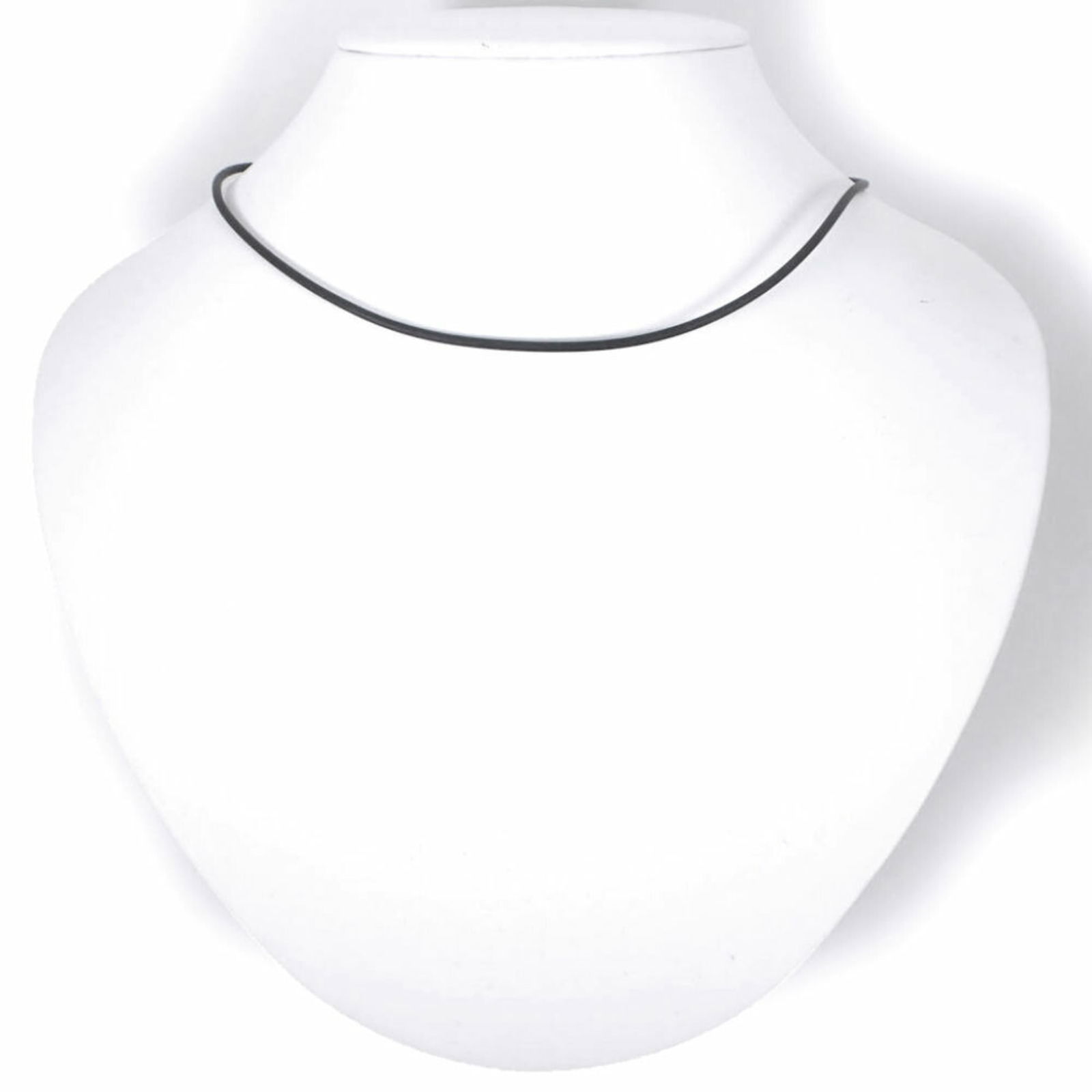 necklace TIFFANY 925 rubber: necklace TIFFANY 925 rubber This listing features necklace TIFFANY 925 rubber. Item specifics are provided below. Item Specifics: Brand: Tiffany Necklace Type: Necklace Gender: Women Material: