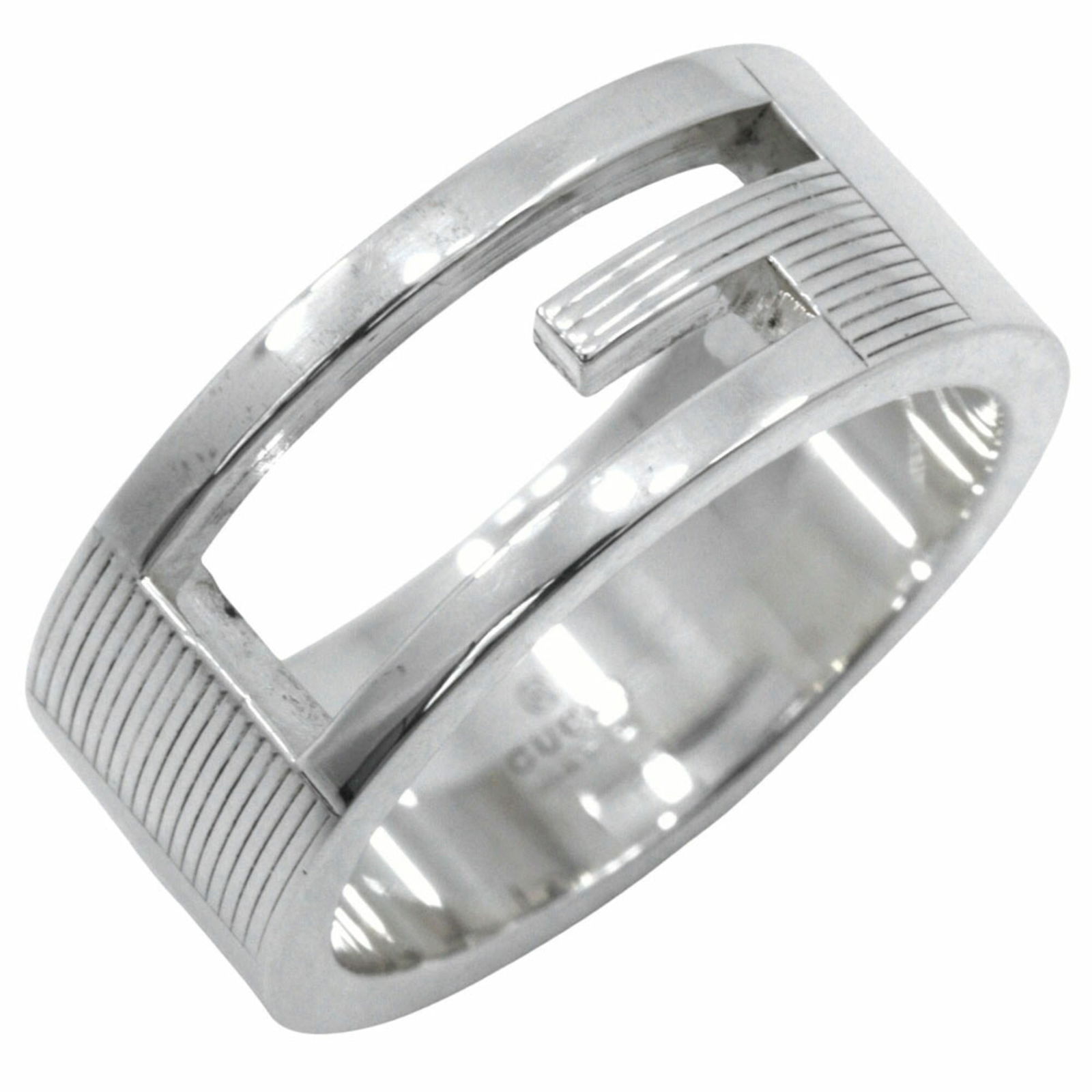925 Gucci Band Ring Silver: 925 Gucci Band Ring Silver This listing features 925 Gucci Band Ring Silver. Item specifics are provided below. Item Specifics: Brand: Gucci Type: Band Ring Gender: Women Material: Silver 925 Us Size:
