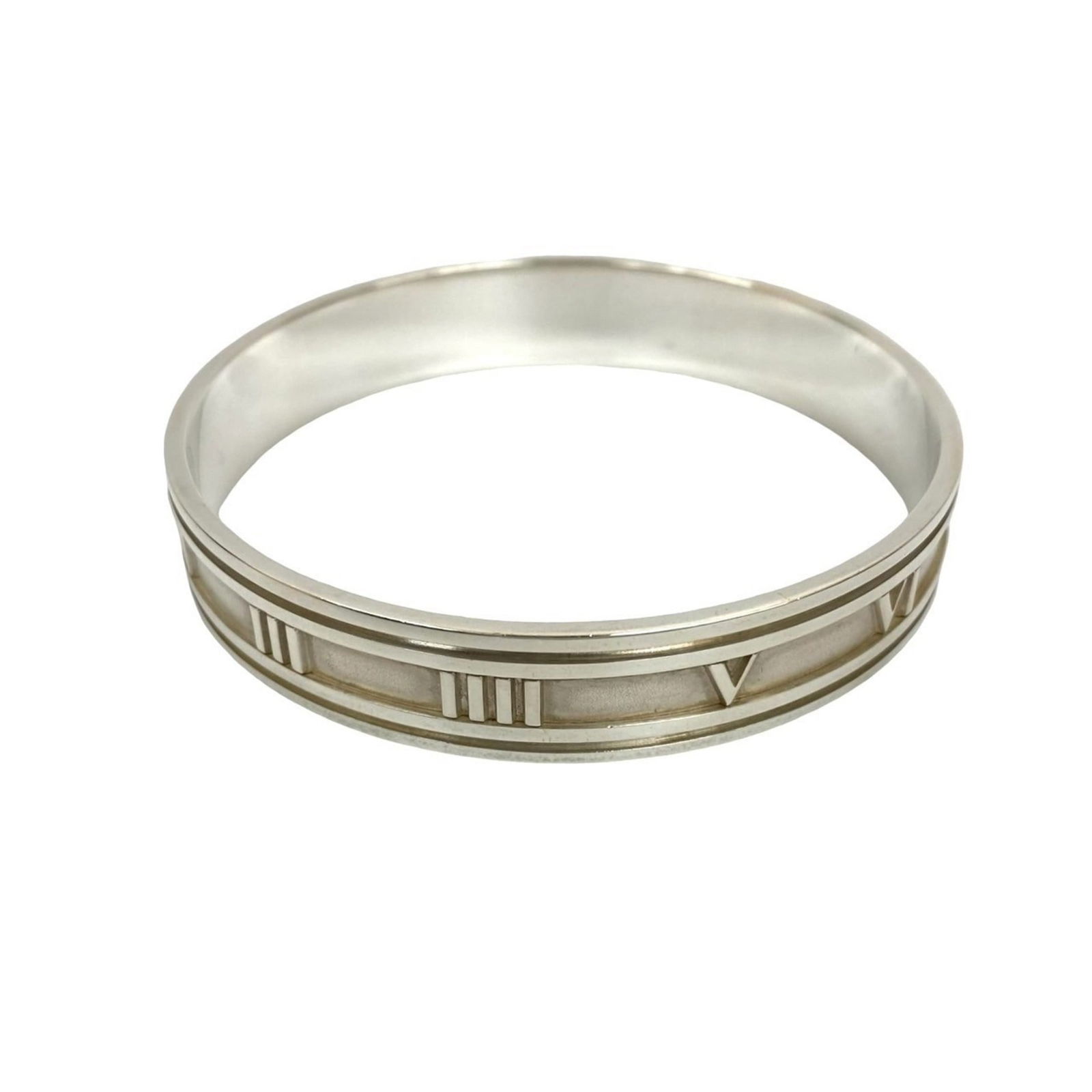 925 Tiffany Bangle Silver: 925 Tiffany Bangle Silver This listing features 925 Tiffany Bangle Silver. Item specifics are provided below. Item Specifics: Brand: Tiffany Type: Bangle Gender: Women,Men Material: Silver 925 Color:
