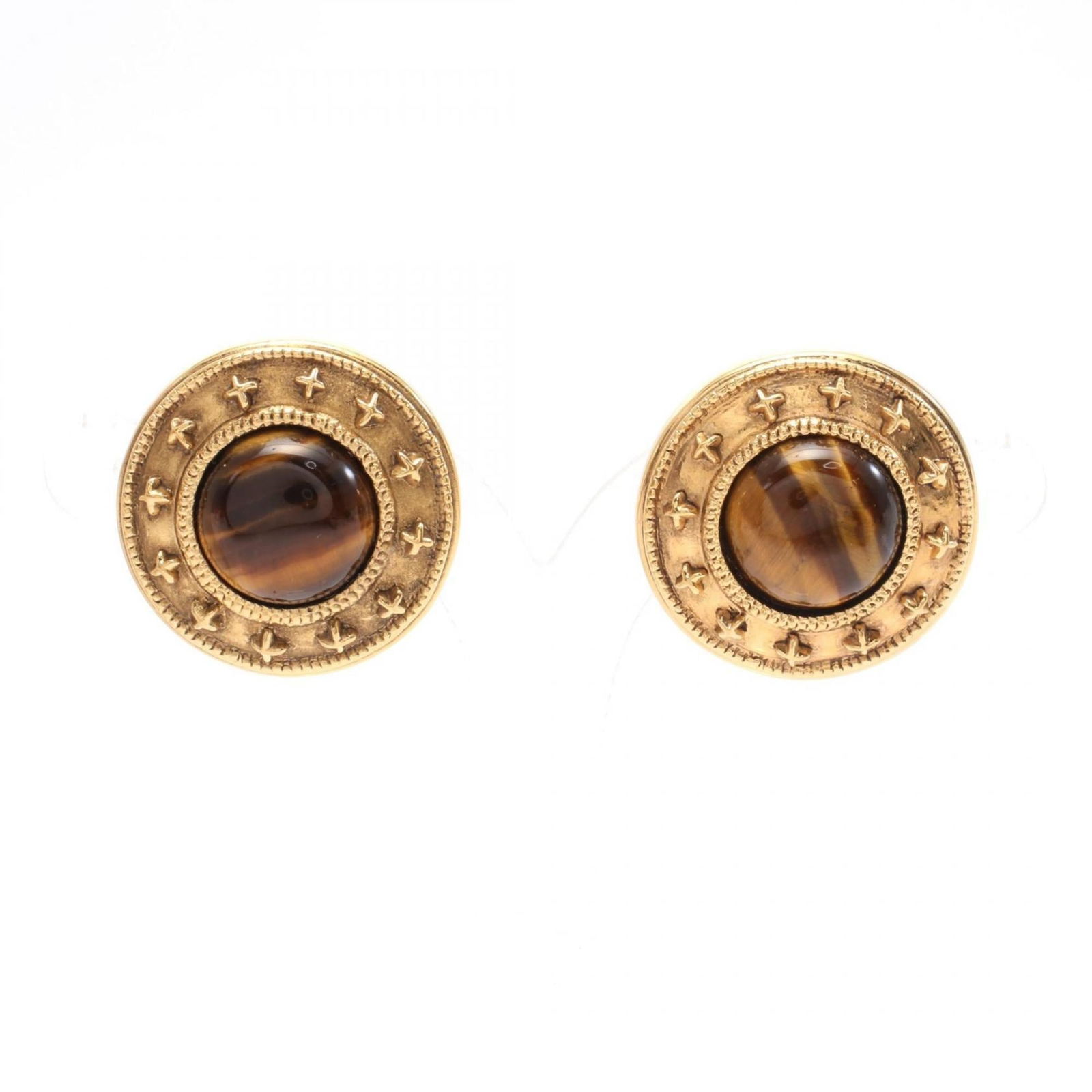 Plating Chanel Clip Earrings Gold: Plating Chanel Clip Earrings Gold This listing features Plating Chanel Clip Earrings Gold. Item specifics are provided below. Item Specifics: Brand: Chanel Type: Clip Earrings Gender: Women