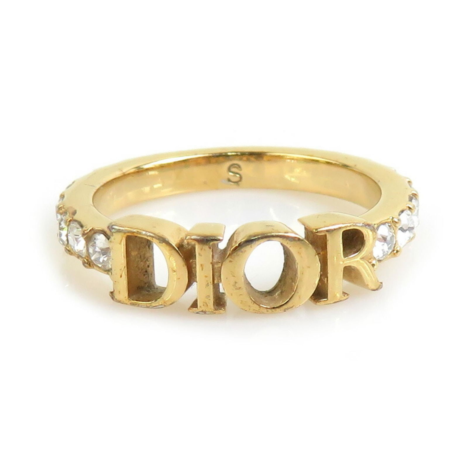 Metal Christian Dior Band Ring: Metal Christian Dior Band Ring This listing features Metal Christian Dior Band Ring. Item specifics are provided below. Item Specifics: Brand: Christian Dior Type: Band Ring Gender: Women Color: