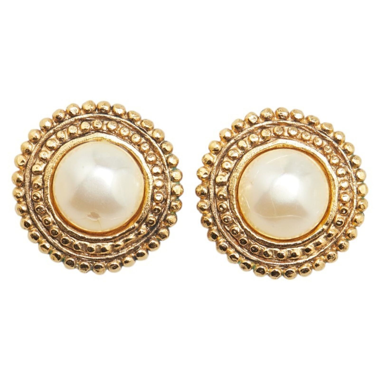 Earrings Chanel Clip: Earrings Chanel Clip This listing features Earrings Chanel Clip. Item specifics are provided below. Item Specifics: Brand: Chanel Type: Clip Earrings Gender: Women Color: Gold Size (Hxwxd): 26.00mm x