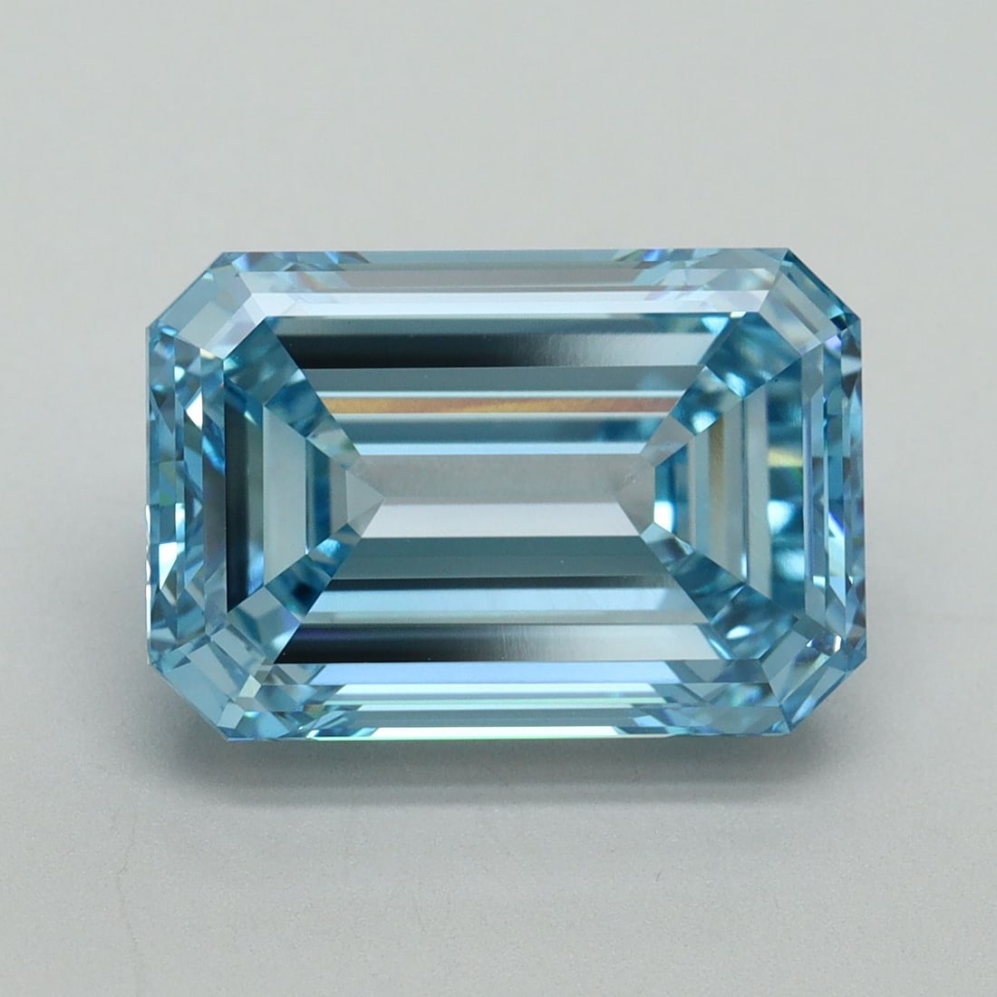 Loose Lab Diamond - IGI Emerald 6.1ct Fancy Vivid Blue VVS2: Loose Lab Diamond - IGI Emerald 6.1ct Fancy Vivid Blue VVS2 This listing features Loose Lab Diamond - IGI Emerald 6.1ct Fancy Vivid Blue VVS2. Item specifics are provided below. Item Specifics: