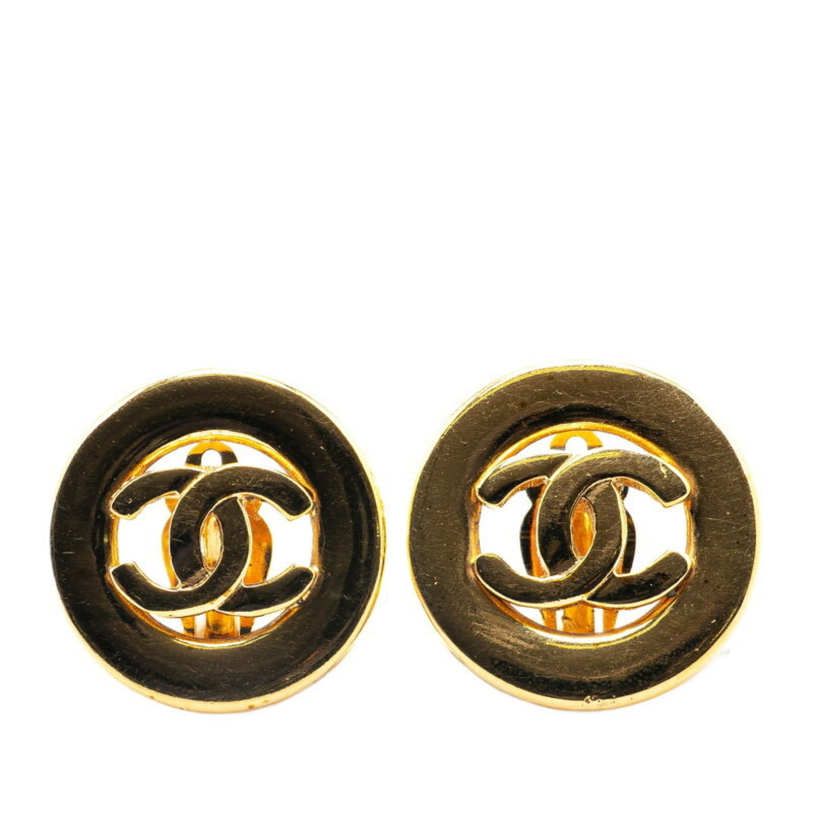 Plating Chanel Clip Earrings Gold: Plating Chanel Clip Earrings Gold This listing features Plating Chanel Clip Earrings Gold. Item specifics are provided below. Item Specifics: Brand: Chanel Type: Clip Earrings Gender: Women Material: