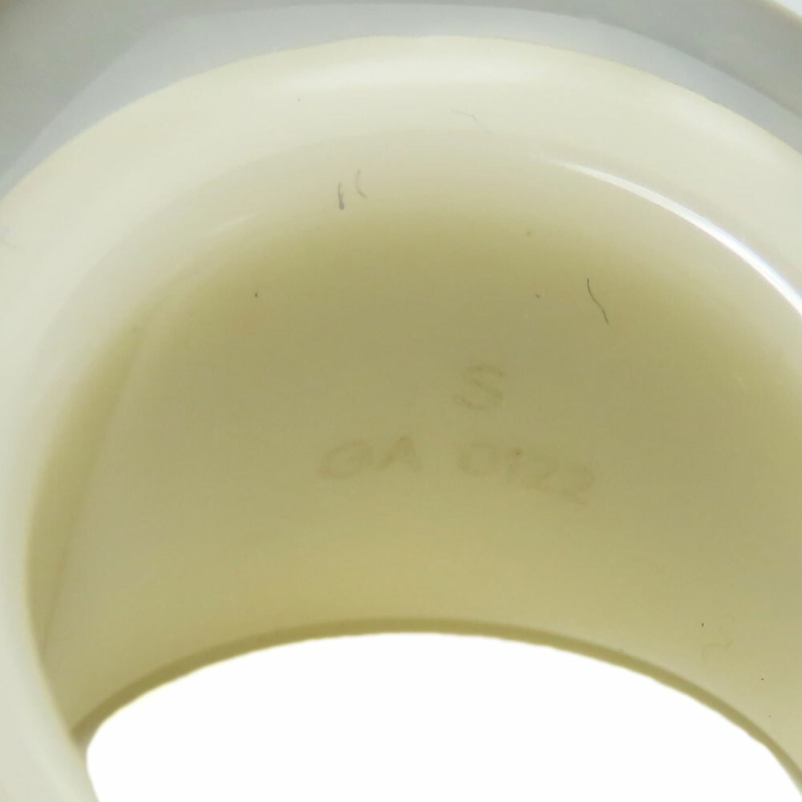 Plastic Louis Vuitton Band Ring - 6