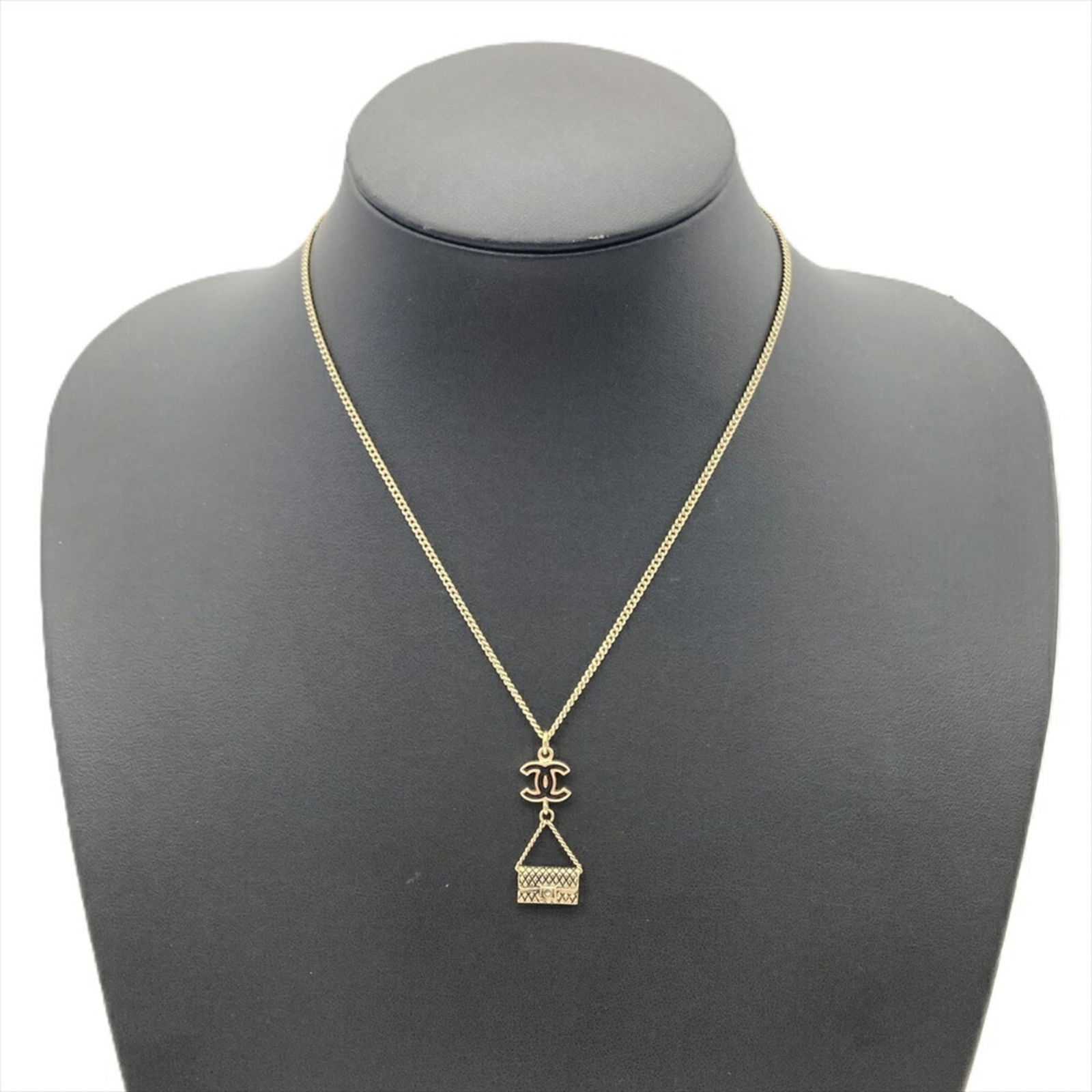 IT1U0NEW9FPY CHANEL Coco Mark Matelasse Necklace Metal 09A Gold Bag Motif Women's: IT1U0NEW9FPY CHANEL Coco Mark Matelasse Necklace Metal 09A Gold Bag Motif Women's This listing features IT1U0NEW9FPY CHANEL Coco Mark Matelasse Necklace Metal 09A Gold Bag Motif Women's. Item