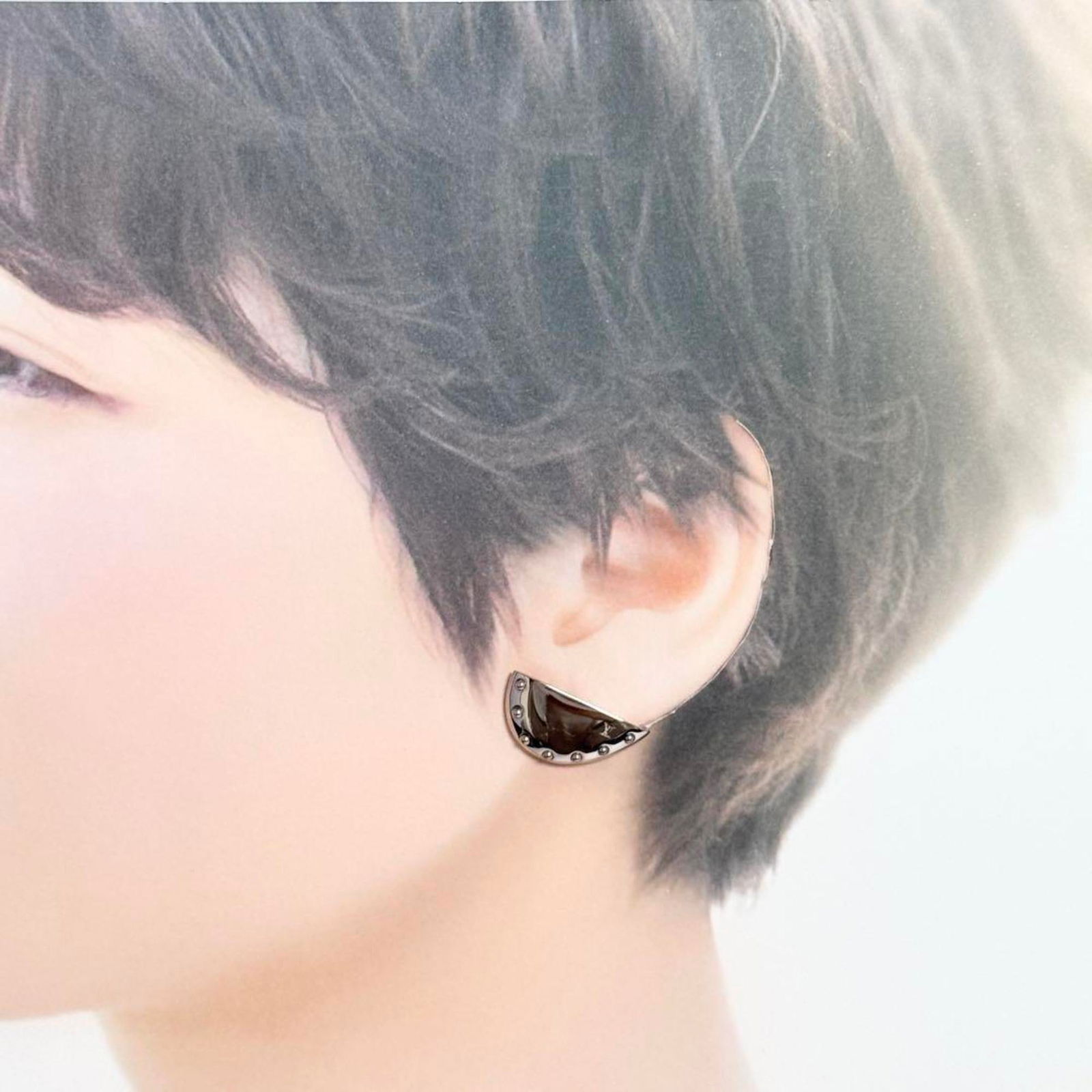 Metal Louis Vuitton Stud Earrings - 9