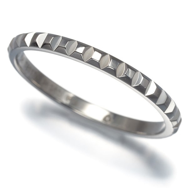 Platinum Boucheron Ring Quatre Clou De Paris Small Eu58 950: Platinum Boucheron Ring Quatre Clou De Paris Small Eu58 950 This listing features Platinum Boucheron Ring Quatre Clou De Paris Small Eu58 950. Item specifics are provided below. Item Specifics: