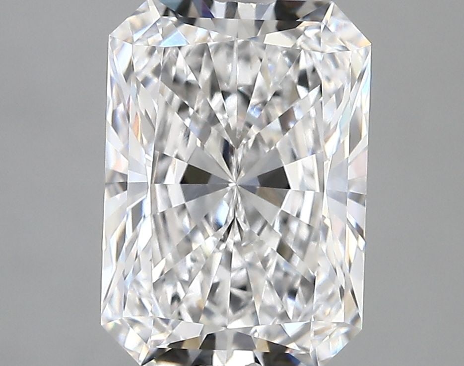 Loose Lab Diamond - IGI Radiant 3.37ct D VVS2: Loose Lab Diamond - IGI Radiant 3.37ct D VVS2 This listing features Loose Lab Diamond - IGI Radiant 3.37ct D VVS2. Item specifics are provided below. Item Specifics: Source: This Is A Real Diamond