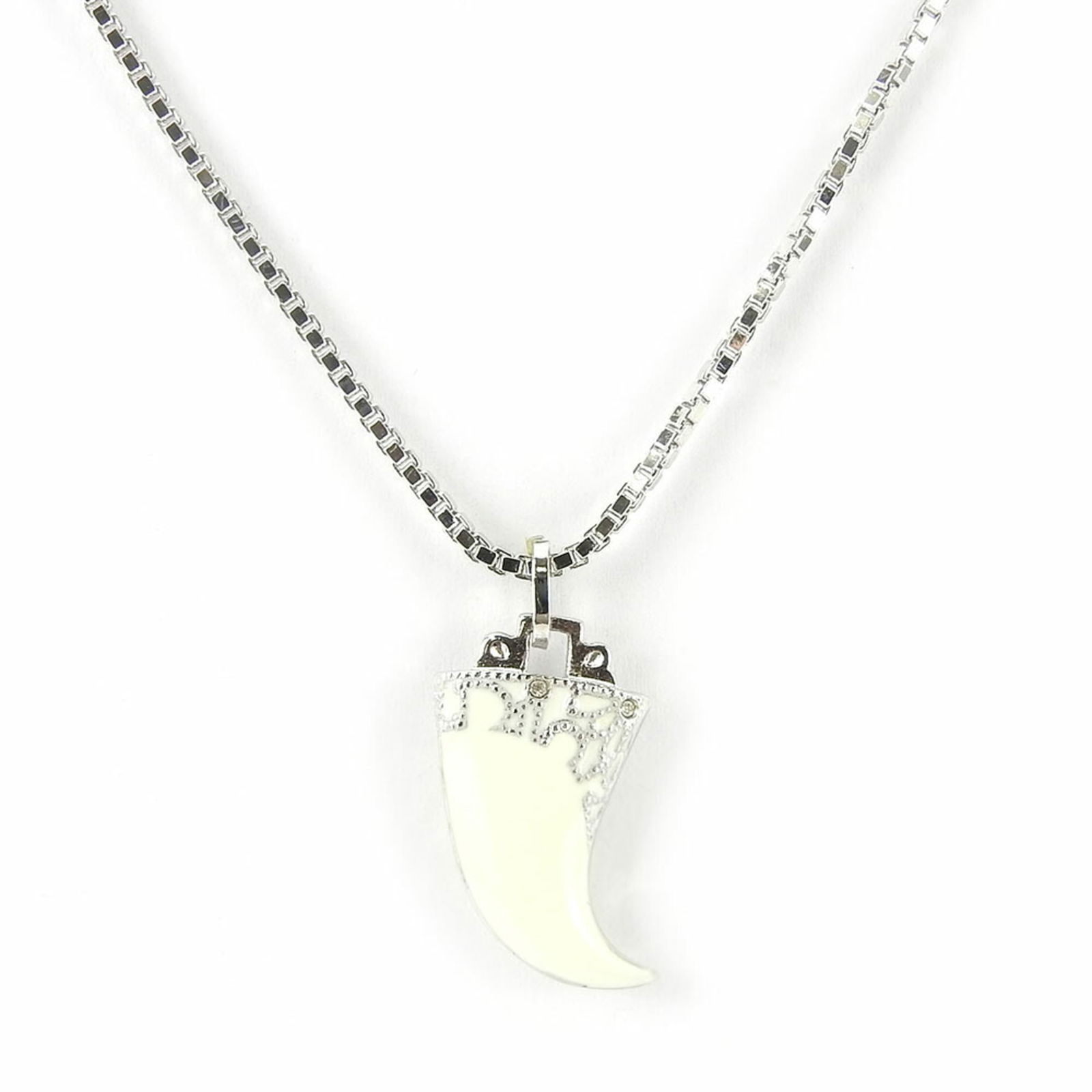 Women's Christian Dior Necklace Metal Silver White Fang Motif Plated: Women's Christian Dior Necklace Metal Silver White Fang Motif Plated This listing features Women's Christian Dior Necklace Metal Silver White Fang Motif Plated. Item specifics are provided below. Item