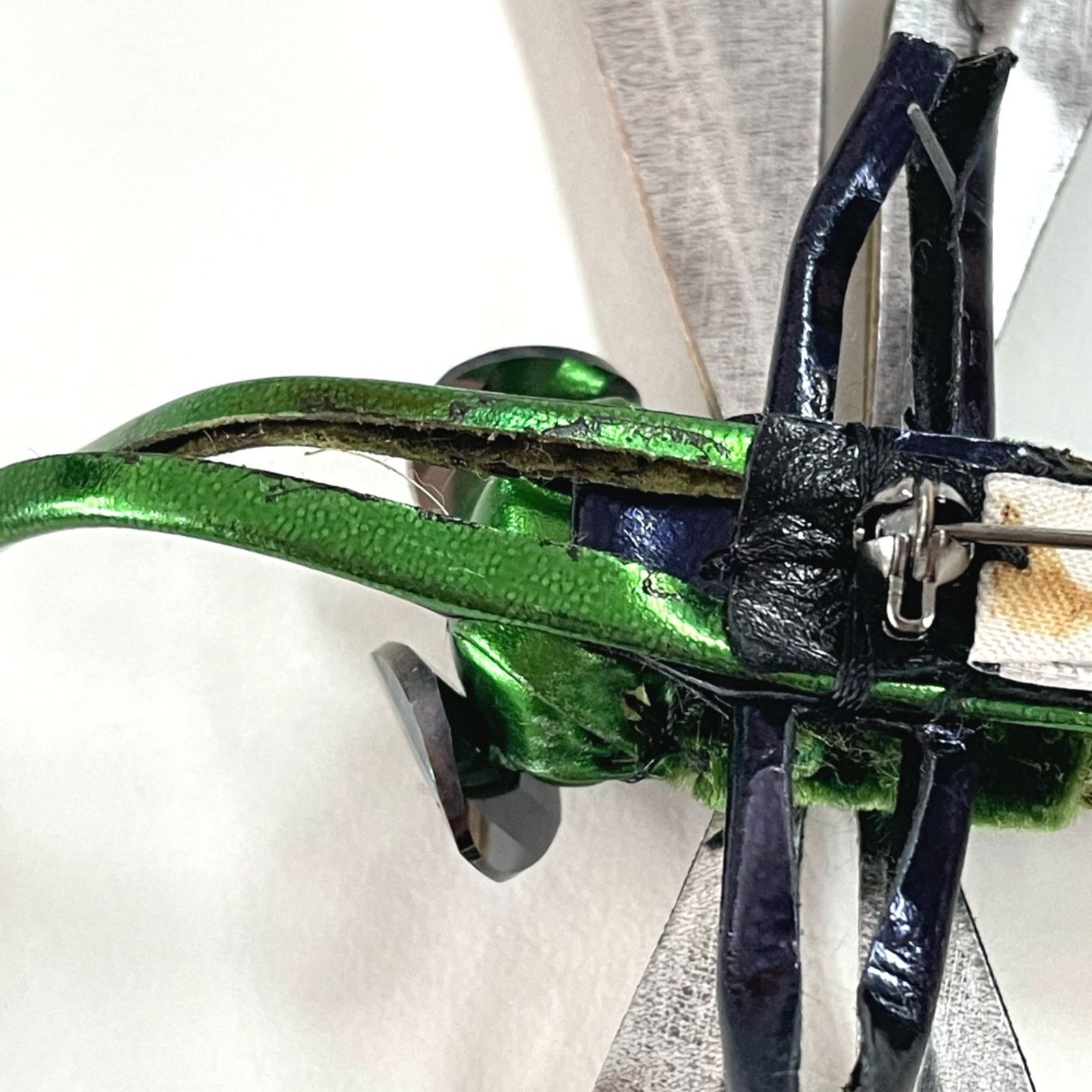 Leather Miu Brooch - 10