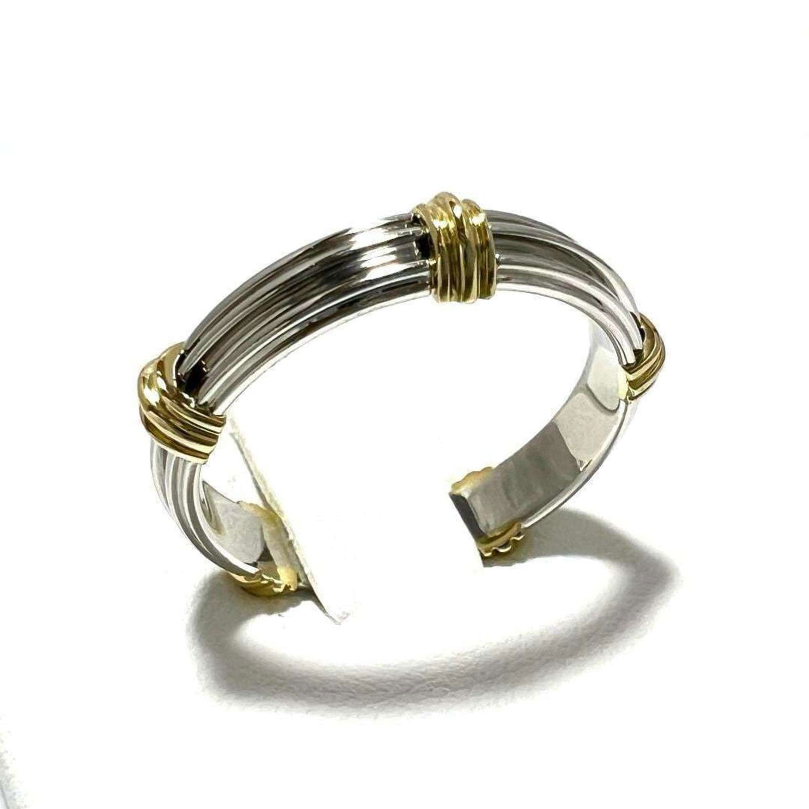 Yellow Gold (18K) - Christian Dior Band Ring Platinum 950: Yellow Gold (18K) - Christian Dior Band Ring Platinum 950 This listing features Yellow Gold (18K) - Christian Dior Band Ring Platinum 950. Item specifics are provided below. Item Specifics: Brand: