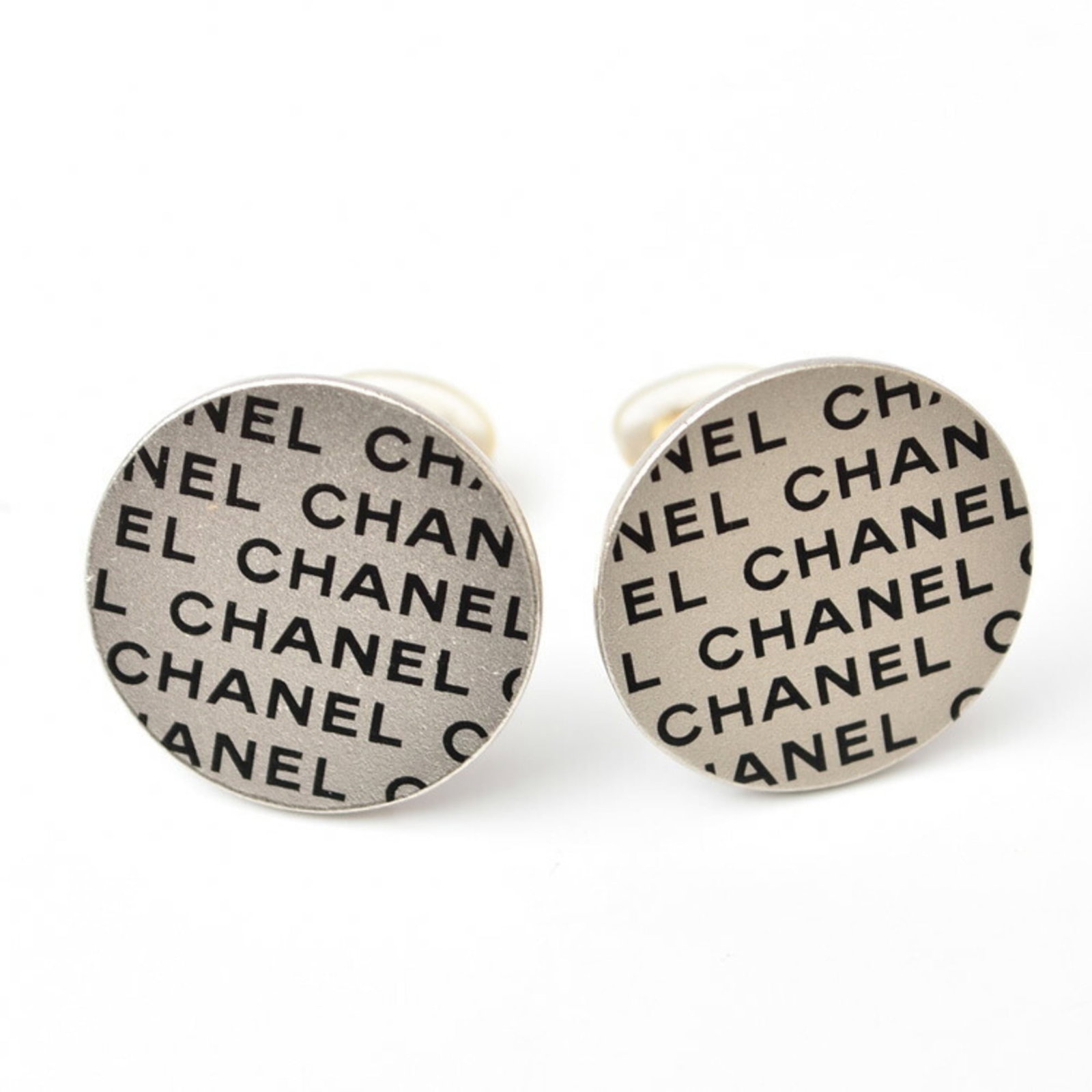 Metal Chanel Clip Earrings: Metal Chanel Clip Earrings This listing features Metal Chanel Clip Earrings. Item specifics are provided below. Item Specifics: Brand: Chanel Type: Clip Earrings Style: Casual Gender: Women