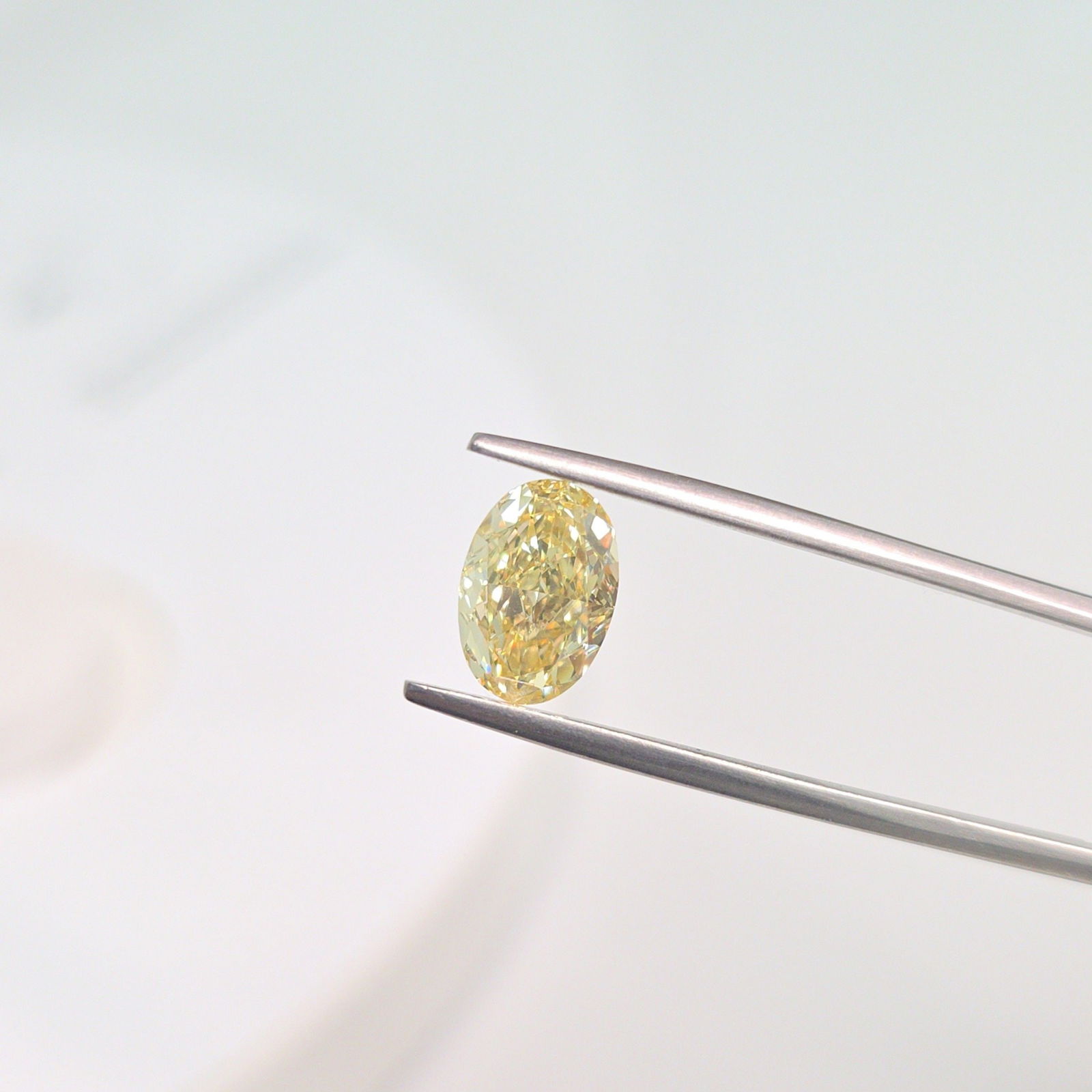 Loose Lab Diamond - IGI Oval 2.08ct Fancy Intense Yellow VVS2: Loose Lab Diamond - IGI Oval 2.08ct Fancy Intense Yellow VVS2 This listing features Loose Lab Diamond - IGI Oval 2.08ct Fancy Intense Yellow VVS2. Item specifics are provided below. Item Specifics:
