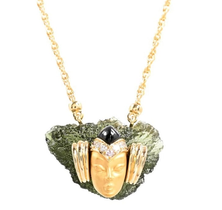 Carrera y Face Mask Onyx Diamond 18k Yellow Gold Necklace Pendant: Carrera y Face Mask Onyx Diamond 18k Yellow Gold Necklace Pendant Elevate your special occasions with the stunning Carrera y Face Mask Onyx Diamond 18k Yellow Gold Necklace Pendant, boasting a