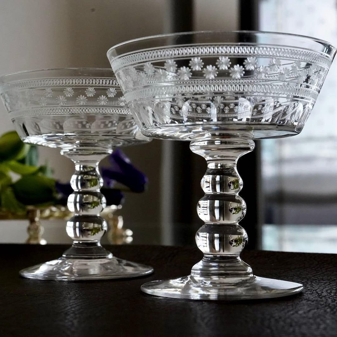 Antique Baccarat Etoile Star Etched Crystal Champagne Coupe Glasses Pair: Antique Baccarat Etoile Star Etched Crystal Champagne Coupe Glasses Pair Elevate your champagne celebrations with these exquisite Antique Baccarat Etoile Star Etched Crystal Champagne Coupe Glasses Pa