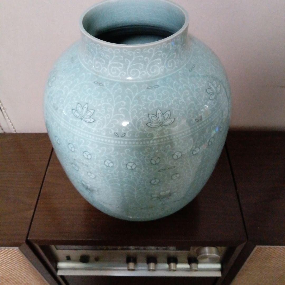 Decor Korean Celadon Ceramic Large Vase 40cm Traditional Pottery Art Home: Decor Korean Celadon Ceramic Large Vase 40cm Traditional Pottery Art Home Experience the serene beauty of traditional Korean pottery with this stunning 40cm celadon ceramic vase, crafted in Japan