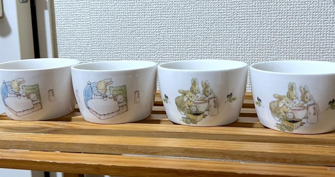Collectible Peter Rabbit 4-Piece Multi Bowls White Set Vintage Ceramic Tableware: Collectible Peter Rabbit 4-Piece Multi Bowls White Set Vintage Ceramic Tableware Add a touch of whimsy to your table with this adorable 4-piece set of vintage ceramic bowls, showcasing the beloved cha