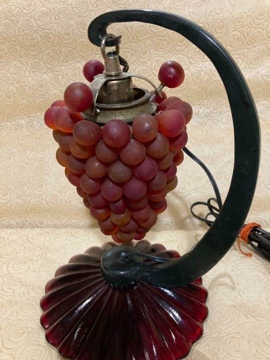 Collectible Murano Glass Grape-Shaped Lamp Working made in Italy Vintage: Collectible Murano Glass Grape-Shaped Lamp Working made in Italy Vintage Elegant and unique, this vintage Murano glass grape-shaped lamp is a true collector's treasure from Italy. Made with exquisite