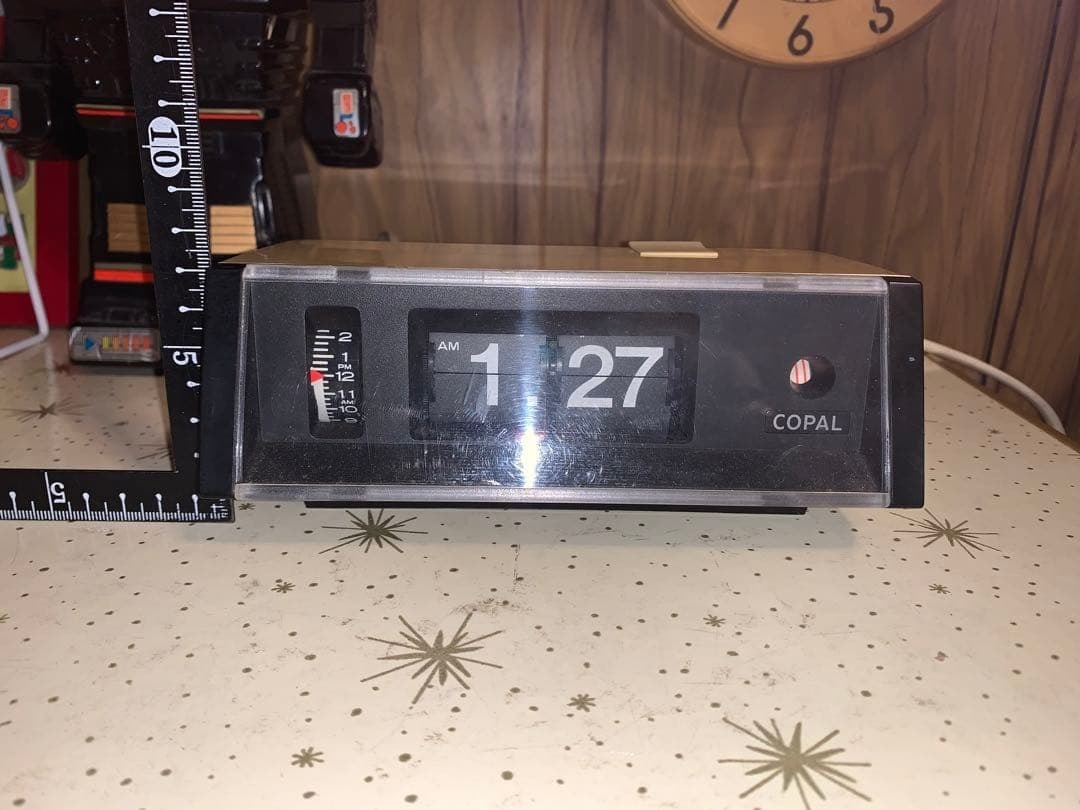 Copal RP-244 Flip Clock White Vintage Showa Retro Desk Collectible: Copal RP-244 Flip Clock White Vintage Showa Retro Desk Collectible Add a touch of vintage charm to your workspace with the Copal RP-244 Flip Clock, a rare and stylish retro desk collectible from Japan