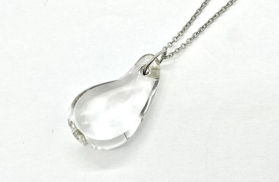 Tiffany & Co. Elsa Peretti Crystal Quartz Tear Drop Platinum 950 Pendant Necklace: Tiffany & Co. Elsa Peretti Crystal Quartz Tear Drop Platinum 950 Pendant Necklace Elegance and sophistication come together in this stunning Tiffany & Co. Elsa Peretti crystal quartz teardrop pendant
