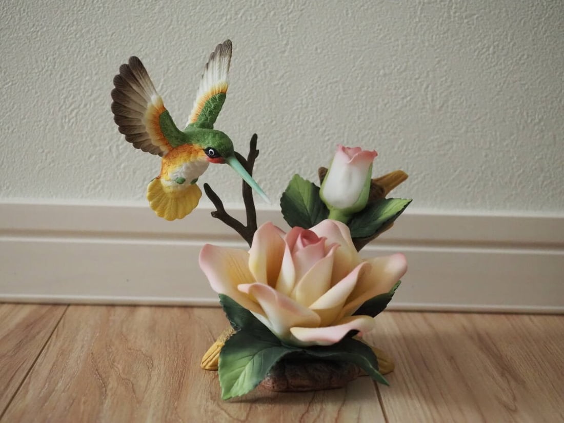 Vintage Andrea by Sadek Hummingbird Rose Porcelain Figurine Bird Flower (1 of 10)