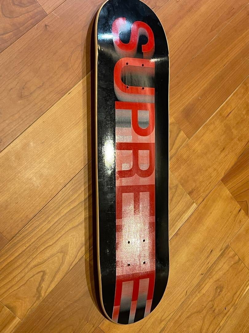 Supreme Motion Logo Deck Black 1998 (Sealed) NOS Rare Box: Supreme Motion Logo Deck Black 1998 (Sealed) NOS Rare Box A true rarity for collectors, the 1998 Supreme Motion Logo Deck Black is a sealed and nearly new-on-the-shelf (NOS) gem from one of skate cult