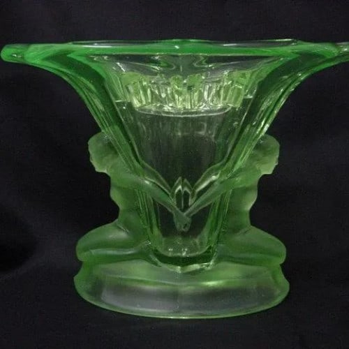 Collectible Uranium Glass Female Figure Flower Vase 1930s Art Deco Vintage: Collectible Uranium Glass Female Figure Flower Vase 1930s Art Deco Vintage Elegant and rare, this 1930s Art Deco uranium glass vase is a true treasure for collectors of vintage glassware. Its exquisit