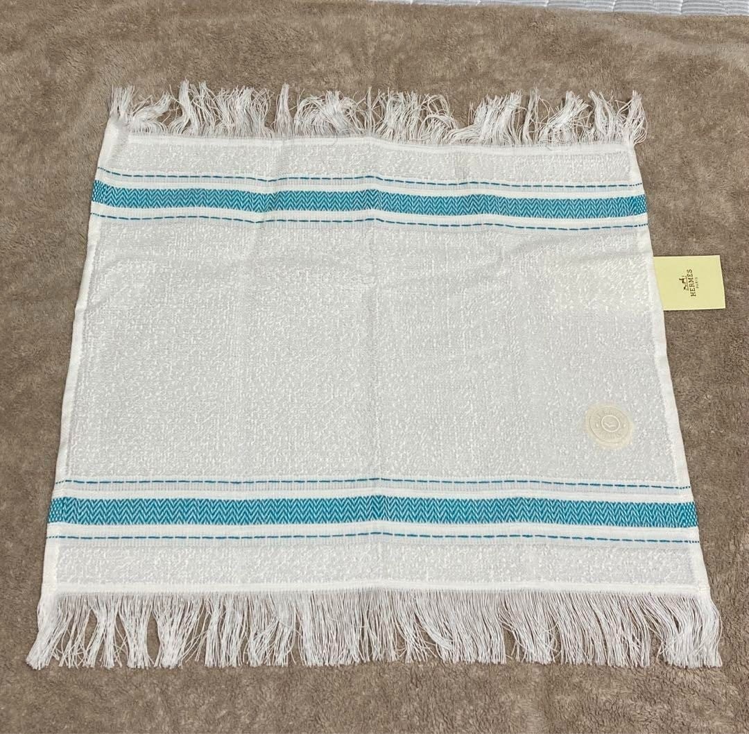 France Authentic Hermes Vintage Hand Towel Hankie With Fringe Cotton White: France Authentic Hermes Vintage Hand Towel Hankie With Fringe Cotton White A beautiful, authentic French vintage Hermes hand towel with a charming fringe detail adds a touch of elegance to any bathroo