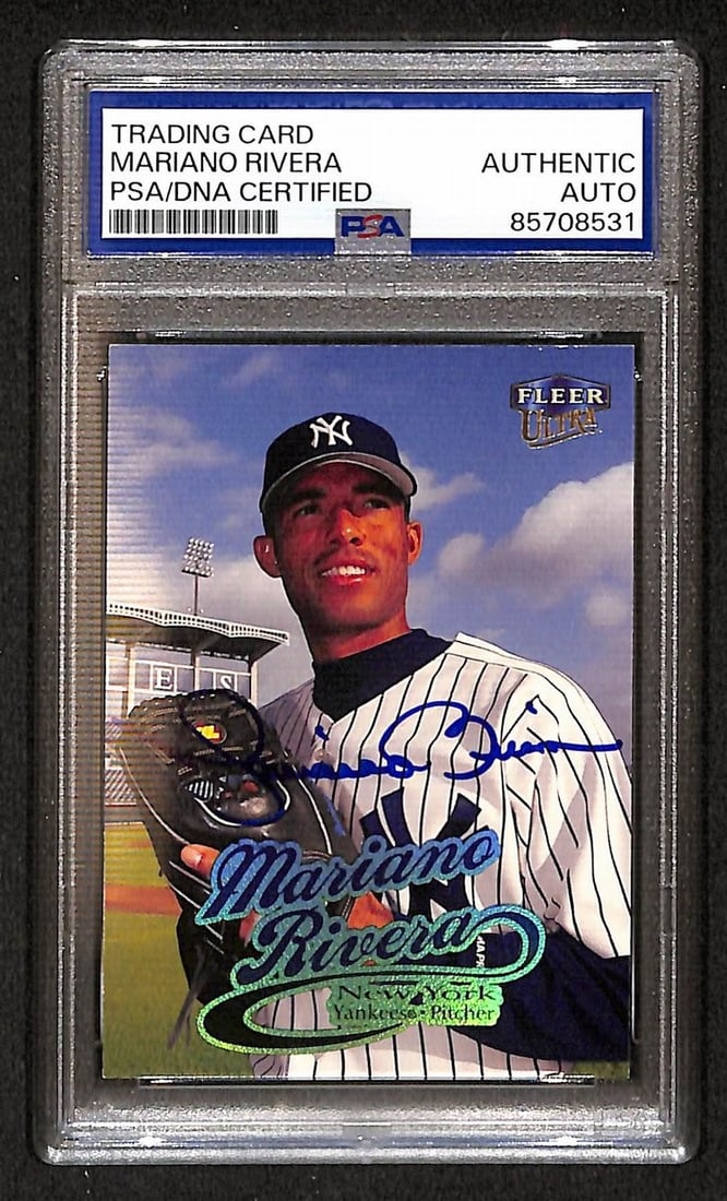 BA204423 1999 Fleer Mariano Rivera Signed/ Autographed Card #136 Yankees PSA/ DNA: BA204423 1999 Fleer Mariano Rivera Signed/ Autographed Card #136 Yankees PSA/ DNA Get ready to add a piece of baseball history to your collection with this autographed Mariano Rivera card, signed by t