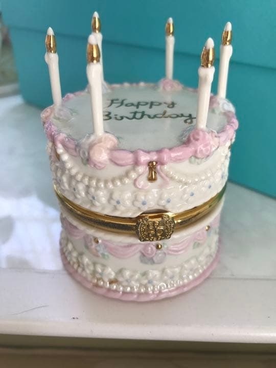 Lenox Happy Birthday Treasure Box Porcelain Figurine Gift Collectible: Lenox Happy Birthday Treasure Box Porcelain Figurine Gift Collectible Celebrate special moments with the Lenox Happy Birthday Treasure Box porcelain figurine, a beautiful gift collectible that exudes