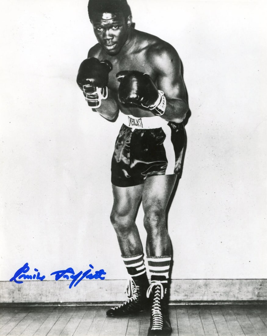 Photo Emile Griffith Autographed 8x10: Photo Emile Griffith Autographed 8x10 Meet the legendary Emile Griffith, captured in a rare and authentic 8x10 photo signed in blue sharpie. Authenticated by renowned expert Rich Altman, this unique p